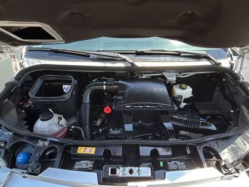 Used 2021 Mercedes-Benz Sprinter 2500 image 33