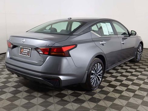 Used 2024 Nissan Altima 2.5 SV image 7