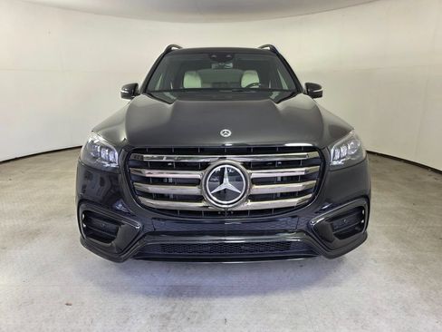 New 2026 Mercedes-Benz GLS 580 4MATIC image 2