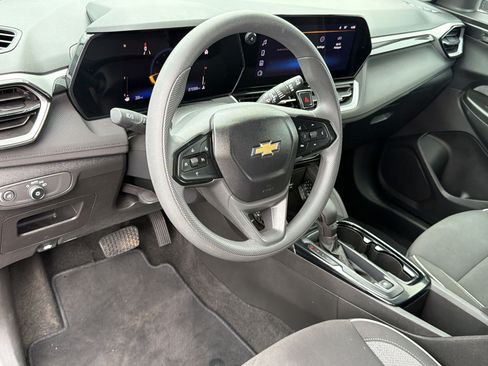 Used 2025 Chevrolet TrailBlazer LT FWD image 4