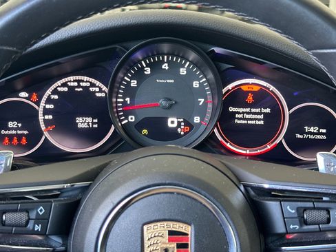 Used 2023 Porsche Panamera image 22