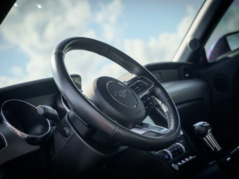Certified 2020 Ford Mustang Premium RWD image 31
