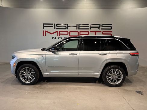 Used 2022 Jeep Grand Cherokee Summit w/ Luxury Tech Group V image 11