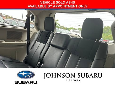 Used 2015 Chrysler Town & Country Limited Platinum FWD image 22