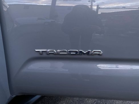 Used 2020 Toyota Tacoma SR5 image 22