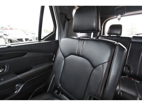 Used 2025 Honda Pilot TrailSport image 14