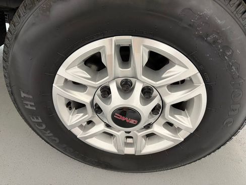New 2025 GMC Sierra 2500 Pro w/ Convenience Package AWD/4WD image 8