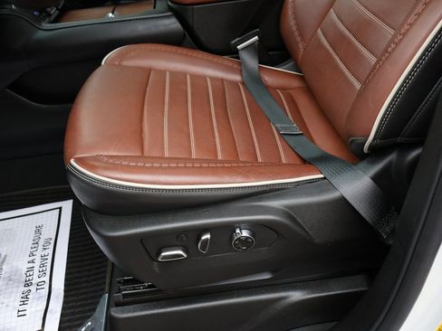 Certified 2024 GMC Yukon Denali Ultimate image 45