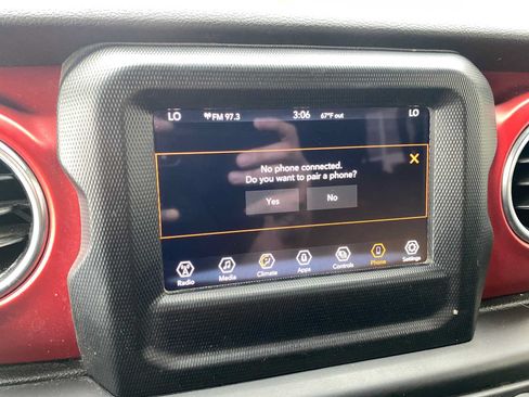Used 2021 Jeep Gladiator Rubicon w/ Trailer Tow Package AWD/4WD image 24
