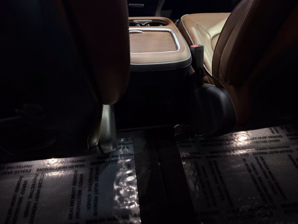 Used 2017 Chrysler Pacifica Limited w/ UConnect Theater Package FWD image 28