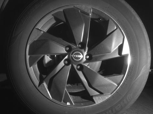 Used 2025 Nissan Rogue SV AWD/4WD image 12