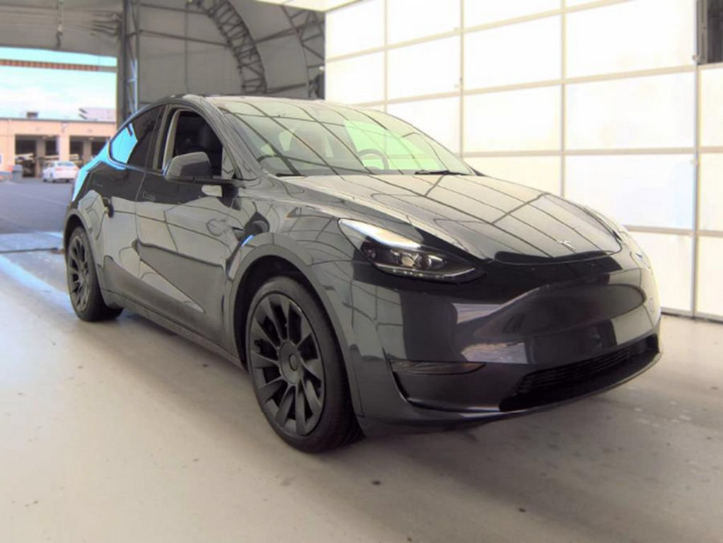 Used 2024 Tesla Model Y Long Range AWD/4WD image 4