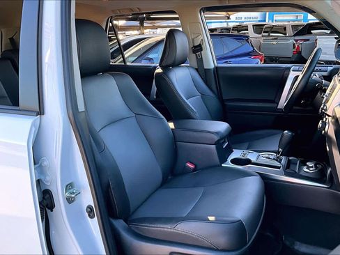 Used 2024 Toyota 4Runner SR5 Premium image 8