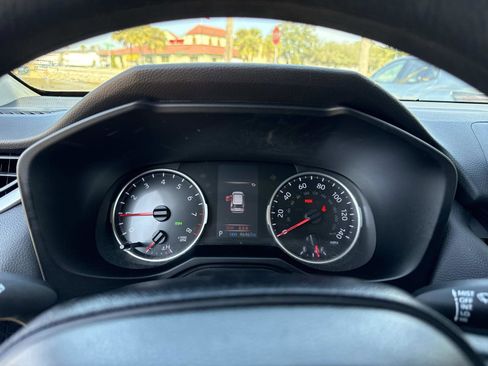 Used 2020 Toyota RAV4 XLE image 32