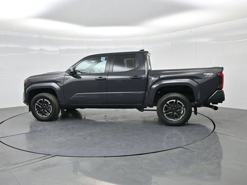 Used 2024 Toyota Tacoma TRD Sport w/ TRD Sport Upgrade Package AWD/4WD image 31