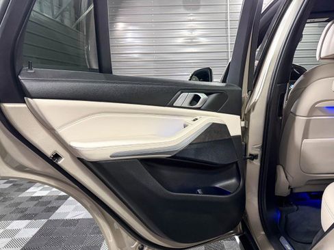 Used 2019 BMW X5 xDrive40i w/ Convenience Package image 34