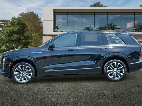 New 2026 Cadillac Vistiq Sport w/ LPO, Floor Liner Package image 7