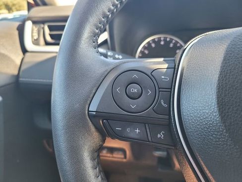 Used 2022 Toyota RAV4 XLE image 27