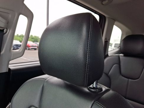 Used 2020 Kia Telluride EX w/ Towing Package FWD image 18
