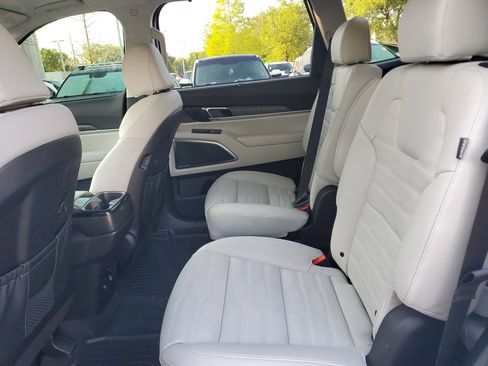 Used 2025 Kia Telluride SX Prestige image 10