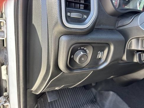 Used 2024 RAM 2500 Tradesman w/ Chrome Appearance Group AWD/4WD image 19