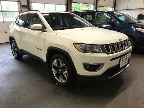 Used 2019 Jeep Compass Limited FWD image 2