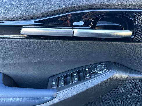 Certified 2025 Kia Seltos S image 12