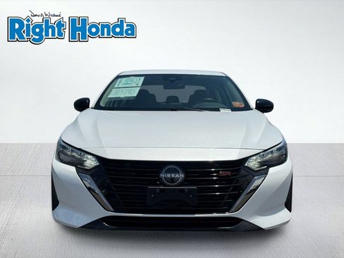 Used 2025 Nissan Sentra SR FWD image 5