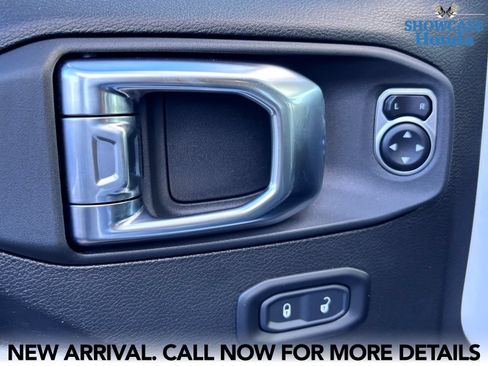 Used 2025 Jeep Gladiator Sport AWD/4WD image 8