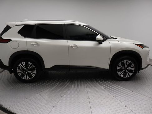 Used 2023 Nissan Rogue SV w/ SV Premium B Package image 7