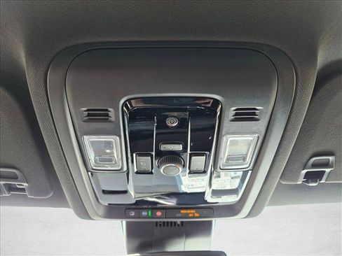 New 2026 Chevrolet Suburban Z71 AWD/4WD image 13