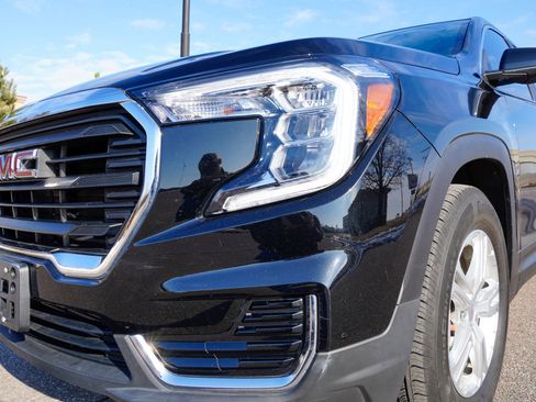 Used 2022 GMC Terrain SLE w/ Driver Convenience Package image 18