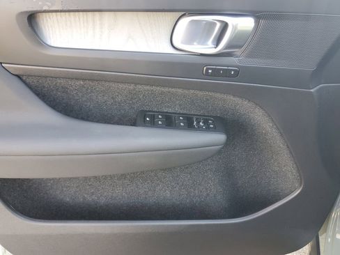 Certified 2024 Volvo XC40 B5 Core AWD/4WD image 19