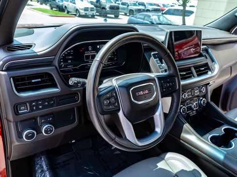 Used 2022 GMC Yukon SLT w/ SLT Premium Package RWD image 16