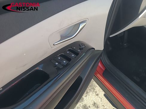 Used 2023 Hyundai Tucson Limited image 25