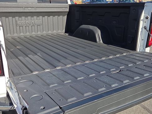 Used 2020 GMC Sierra 1500 SLT w/ SLT Convenience Package image 9