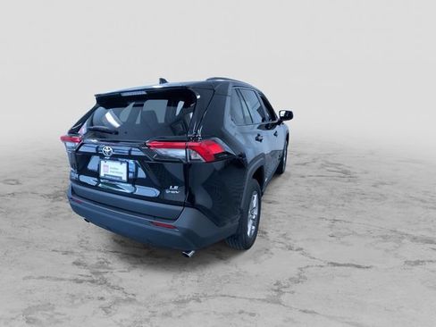 Certified 2025 Toyota RAV4 LE AWD/4WD image 9