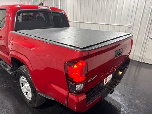Used 2022 Toyota Tacoma SR AWD/4WD image 33