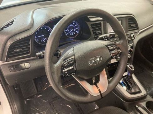 Used 2019 Hyundai Elantra SE w/ Cargo Package FWD image 8