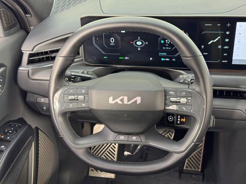 Used 2024 Kia EV9 GT-Line AWD/4WD image 22