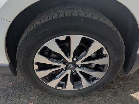 Used 2016 Subaru Outback 2.5i Limited AWD/4WD image 10