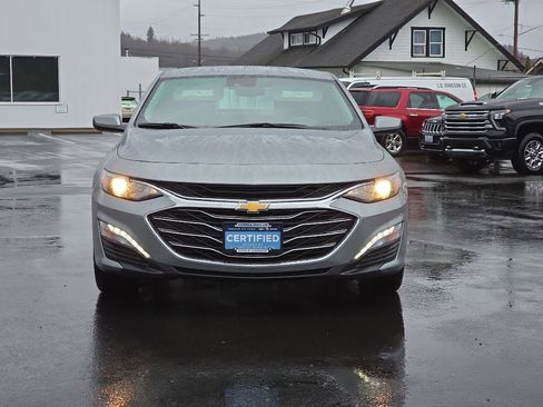 Used 2023 Chevrolet Malibu LT image 3