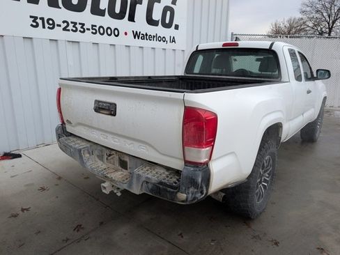 Used 2016 Toyota Tacoma SR image 15