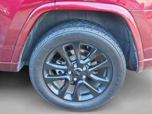 Used 2018 Jeep Grand Cherokee Altitude image 20