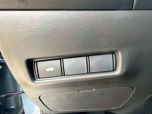 New 2026 Nissan Sentra SR w/ Floor Mat Package FWD image 30