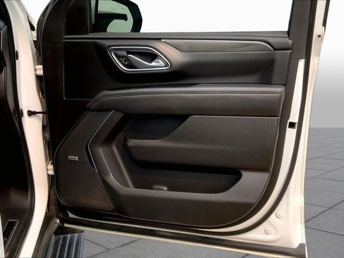 Used 2021 GMC Yukon XL AT4 w/ AT4 Premium Package AWD/4WD image 21