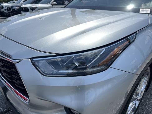 Used 2020 Toyota Highlander Limited AWD/4WD image 6