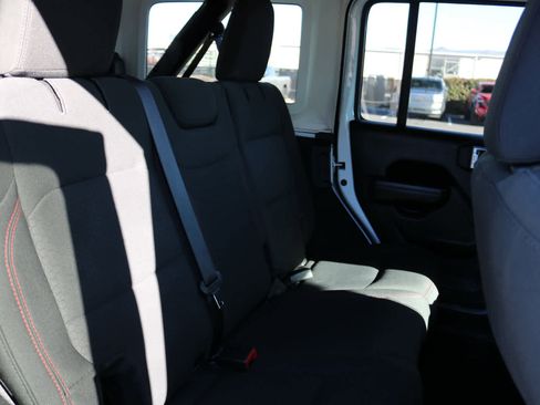 Used 2023 Jeep Wrangler Rubicon image 23