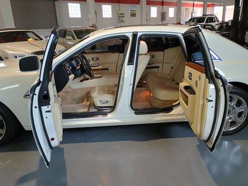Used 2011 Rolls-Royce Ghost RWD image 26