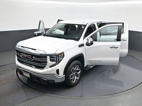 Used 2024 GMC Sierra 1500 SLT w/ SLT Premium Plus Package AWD/4WD image 30